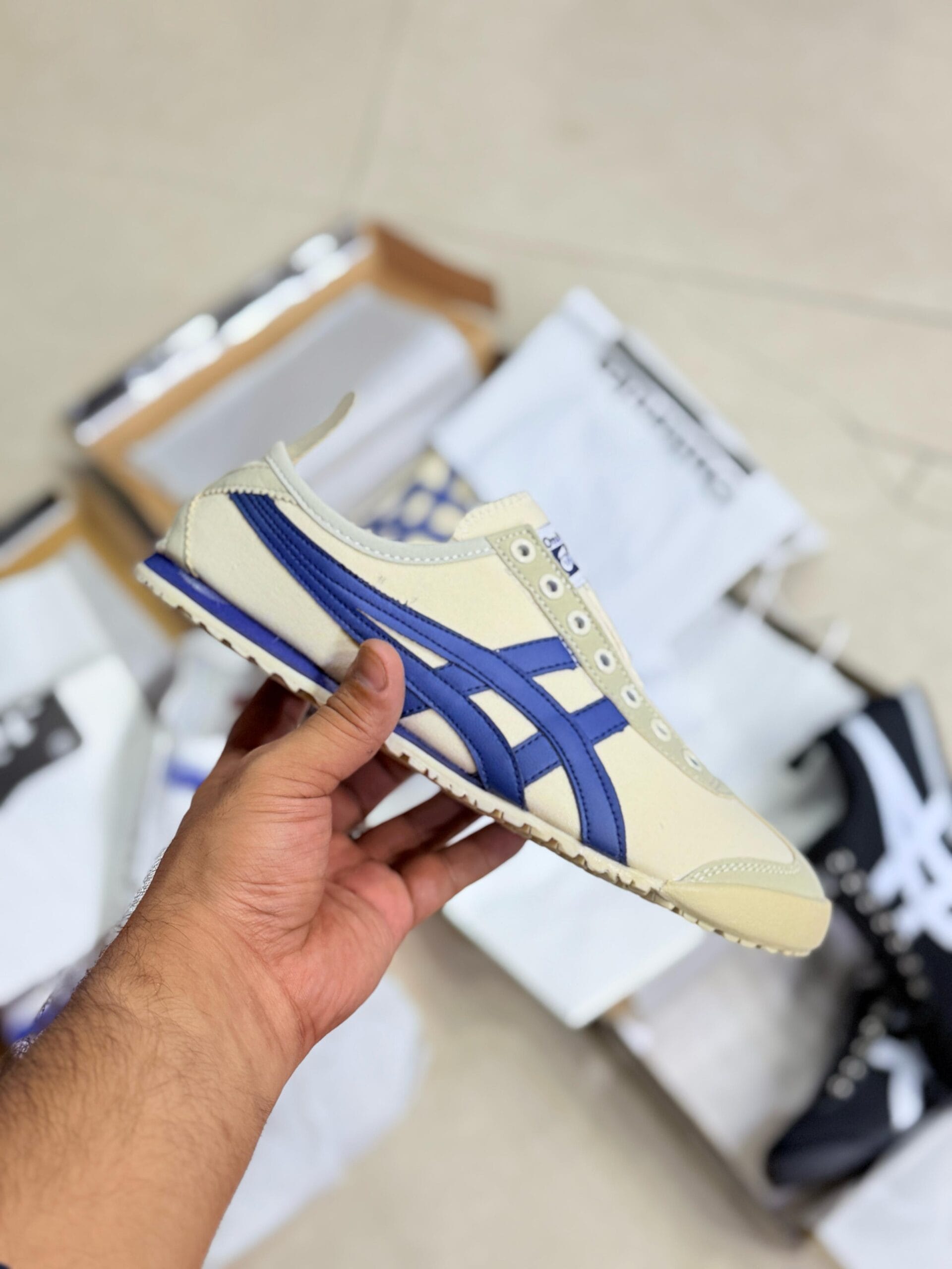 Onitsuka Tiger Shoes (CREME)