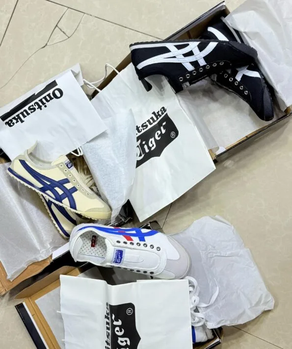 Onitsuka Tiger Shoe (WHITE,CREME & BLACK)